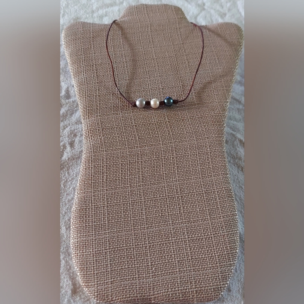 Handmade Peacock, White & Silver 3 Pearl & Brown Leather Necklace